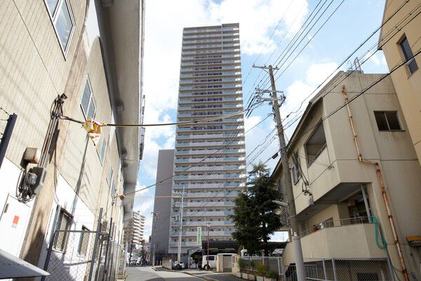【ワコーレ神戸灘タワー】光・風、そして優れた独立性、2方向の眺望を叶える角住戸。