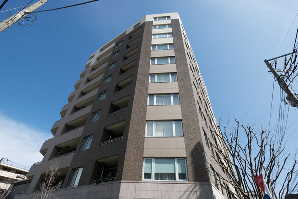 【パークホームズ府中セントラルプレイス】白茶や鈍色など和の伝統色を採り入れたオリジナルタイルが温もりある印象です。 【パークホームズ府中セントラルプレイス】白茶や鈍色など和の伝統色を採り入れたオリジナルタイルが温もりある印象です。