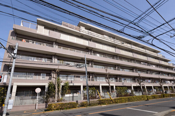 【東小金井パークホームズ】外壁は明るいベージュ系と、ブラウン系のツートンカラーが美しいタイル貼り。		 【東小金井パークホームズ】外壁は明るいベージュ系と、ブラウン系のツートンカラーが美しいタイル貼り。