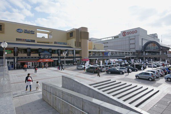 複合商業施設「プレンティ」は約750m（徒歩10分）。		