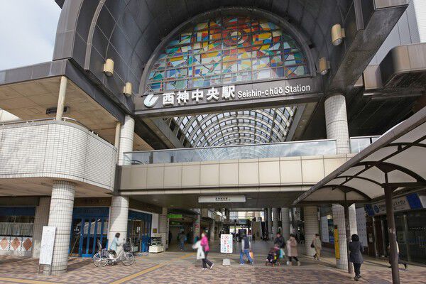 神戸市西神山手線「西神中央」駅へはバス7分 「春日台2丁目」 停歩2分。