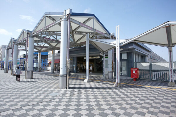 神戸市西神山手線「西神南」駅より約320m（徒歩5分）。		