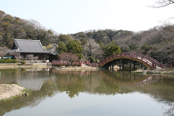 緑豊かな市民の森近くの「称名寺」までは、約650m（徒歩9分）。		