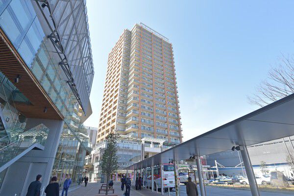 【プラウドタワー武蔵小金井】地下1階から3階までは商業施設「アクウェイモール」が入居しています。		