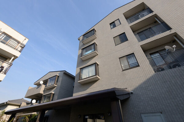 【パークハイム吉祥寺本町】タイル貼りの外観は周囲の景観にマッチしています。 【パークハイム吉祥寺本町】タイル貼りの外観は周囲の景観にマッチしています。