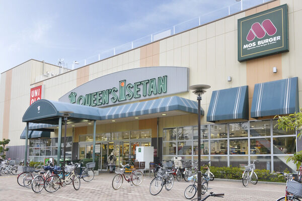 「クイーンズ伊勢丹杉並桃井店」まで約230m（徒歩3分）。		