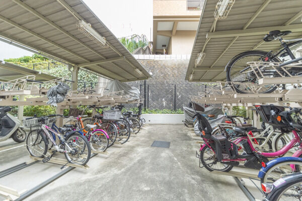 敷地内駐輪場。
