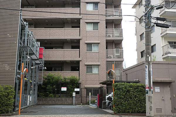 スーパーいなげや（約190ｍ）・イオン天王町（約390ｍ）等生活施設が充実。