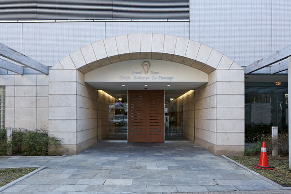 エントランスをはじめ共用スペースは島田順子氏のアドバイスをもとに設計。 エントランスをはじめ共用スペースは島田順子氏のアドバイスをもとに設計。