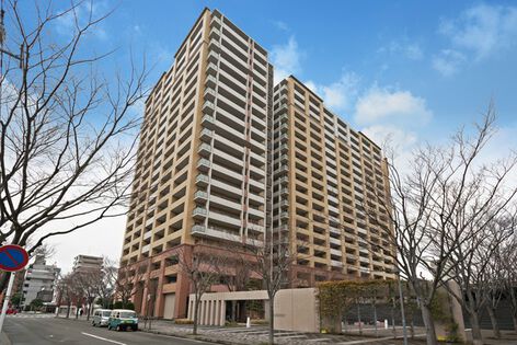 323戸のタワーマンションは海辺の複合リゾート都市のシンボル的存在。		