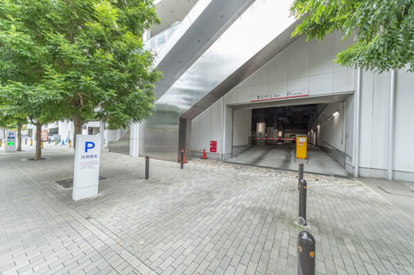 住居者専用駐車場。