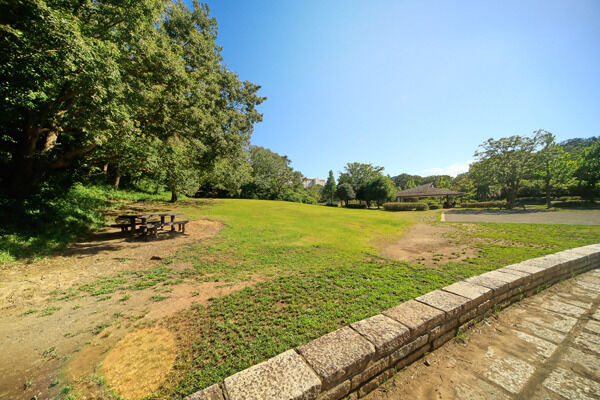 久良岐公園より約3000m(徒歩37分)