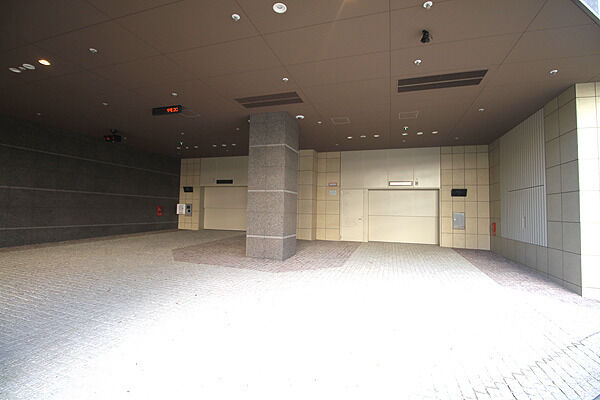 敷地内機械式駐車場は192台分を確保。