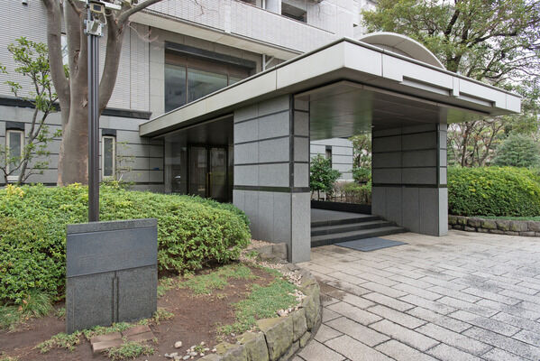 24時間有人の管理体制で毎日の暮らしに安心感もプラス。