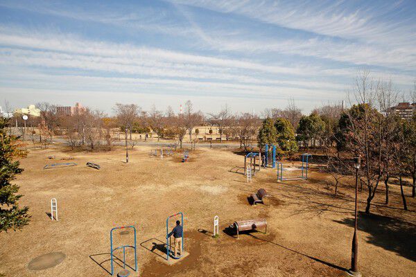 「辰巳の森海浜公園」までは約1,020m（徒歩13分）。