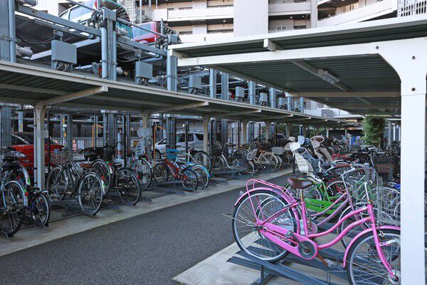 全住戸の数を上回る敷地内駐輪場を備えております。