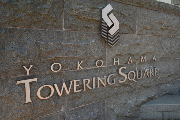 地下駐車場、タワーパーキングと計625台収容可能な駐車場を敷地内に設置。