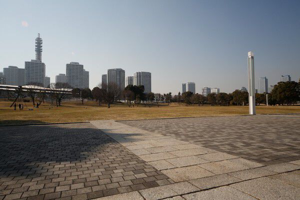 散歩・ジョギングにも適した「臨港パーク」まで約340m（徒歩5分）。