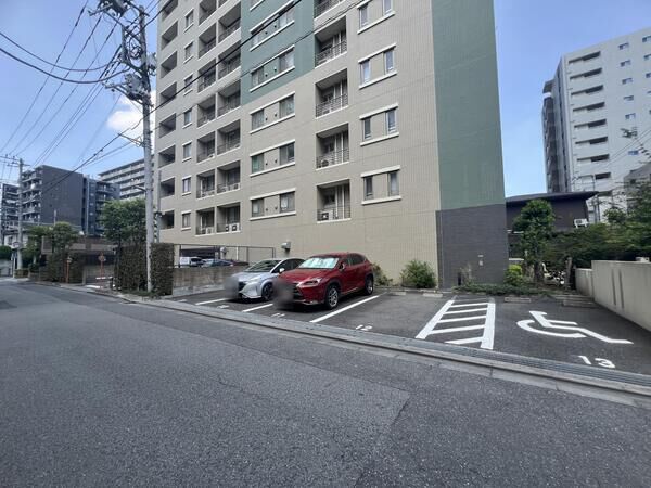 【ライオンズマンション大宮大門町】駐車場