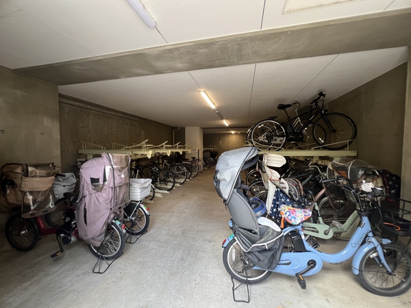 【ライオンズマンション大宮大門町】駐輪場