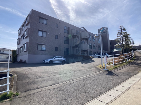 【カーサベルデ中山】外観写真