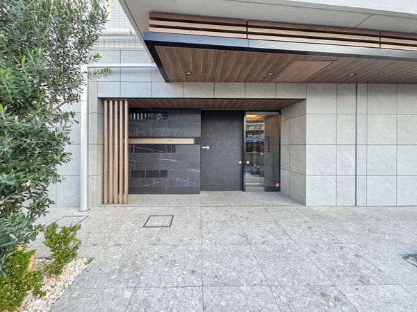 【アルソスリブレ調布】エントランス