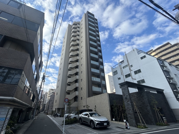 【ルジェンテ新宿御苑前】外観