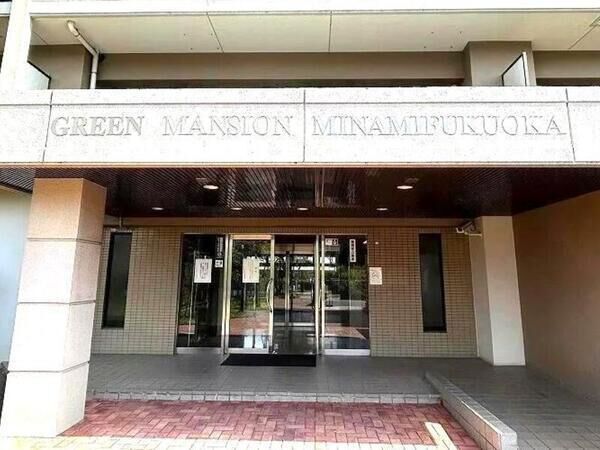 【グリーンマンション南福岡】エントランス1