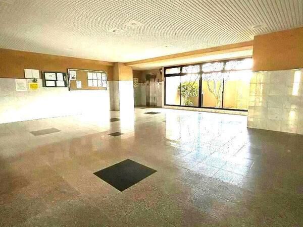 【グリーンマンション南福岡】エントランス2