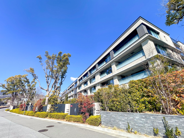 【プラウド苦楽園】外観