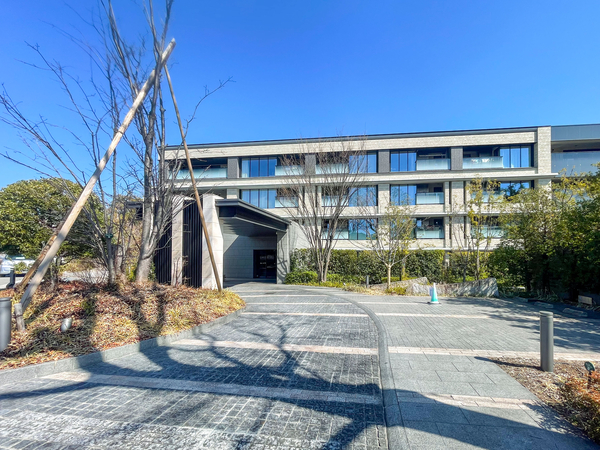 【プラウド苦楽園】エントランス