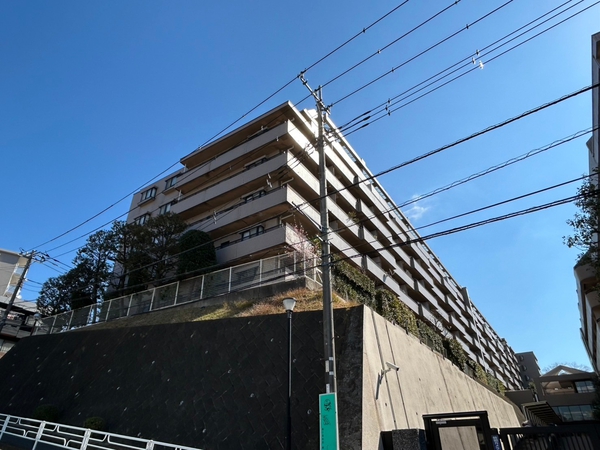 【ヒルトップ横浜根岸サウスコート】外観