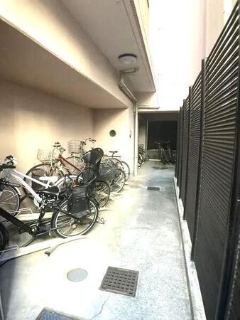 （駐輪場）