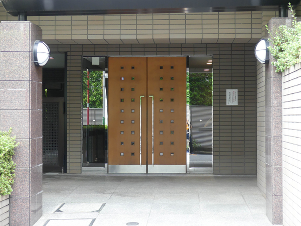 【ザ・パームス代々木Ⅱ】エントランス