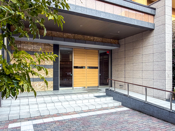 【パデシオン大津ザ・グランドセントラル】エントランス 【パデシオン大津ザ・グランドセントラル】エントランス