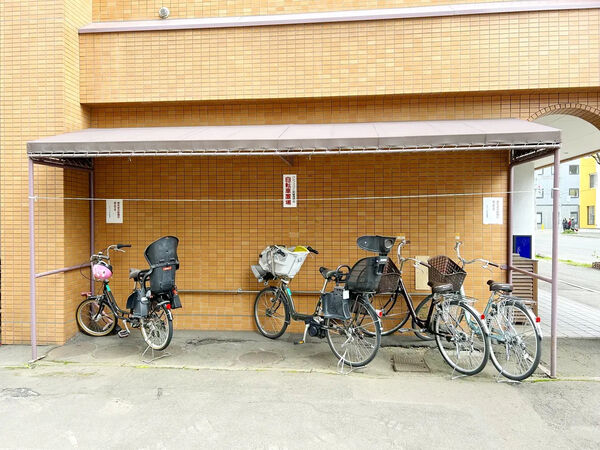 【パシフィック三和】共用部分（駐輪場）