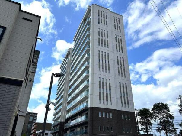 【アルビオ・ガーデン南郷通ウエスト】奥がウエスト、手前がイースト棟になります。