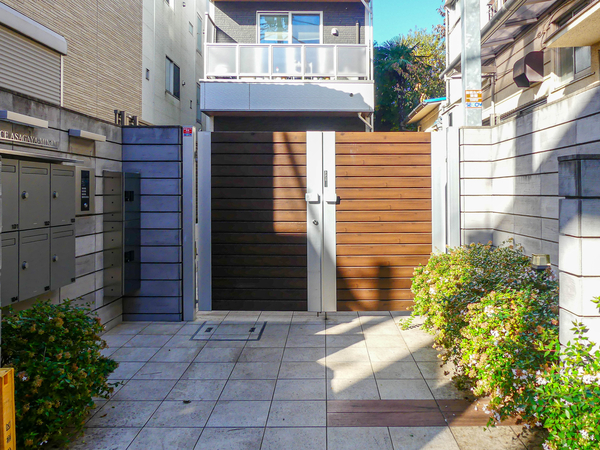 【リムテラス阿佐谷南】エントランス