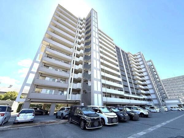 【アンピール箱崎】外観1