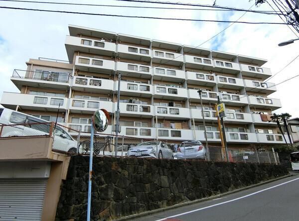 【和泉台マンション】外観