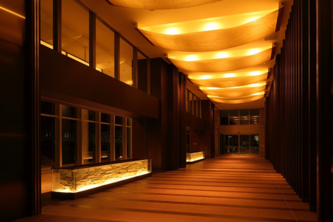 重厚感のあるエントランスホール