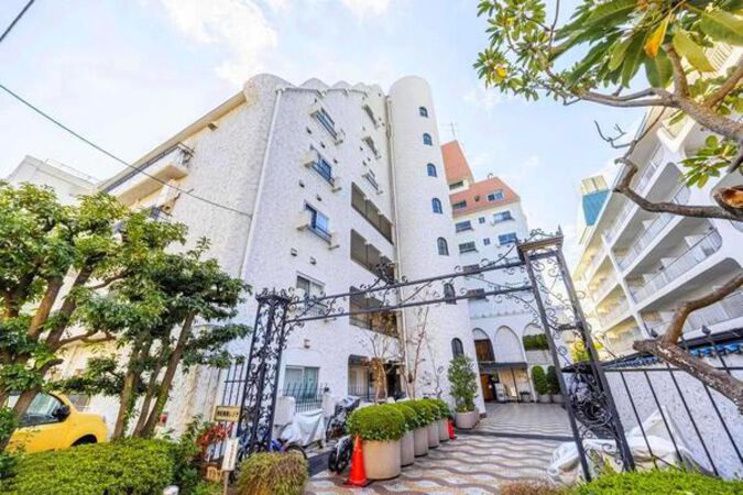 【秀和青南レジデンス】外観1