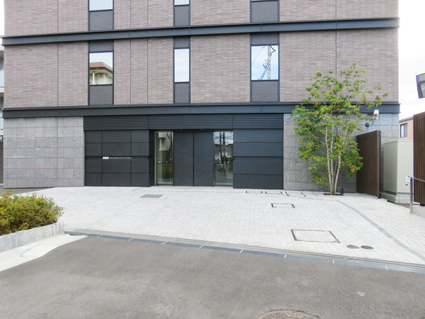 【オーベル練馬春日町ヒルズ】エントランス