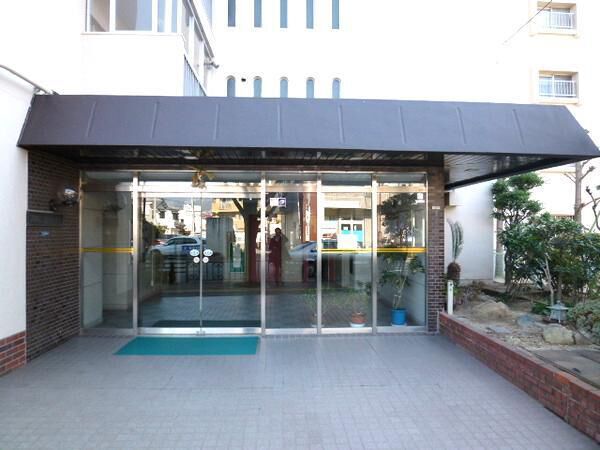 【逆瀬川スカイハイツ】エントランス