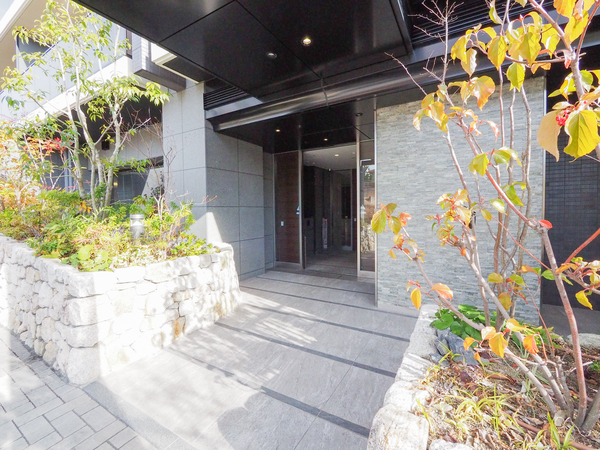 【プレディア瑞穂岳見町】エントランス