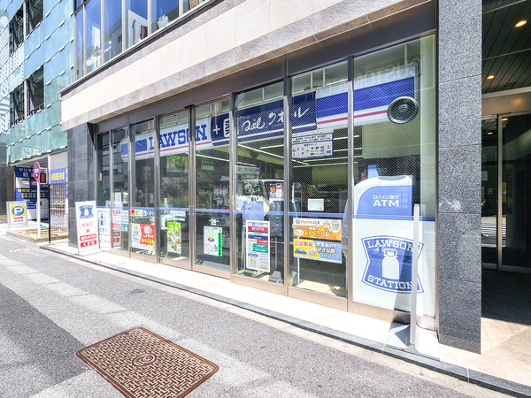 ローソンクオール代々木駅前店まで約15m(徒歩1分)