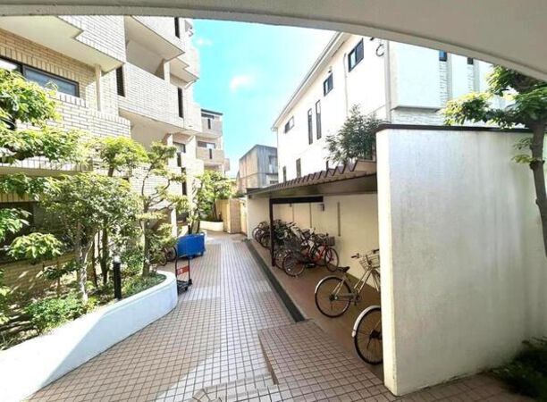 【グランドメゾン南明】共用部分（駐輪場）