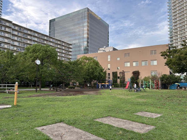 晴海臨海公園まで約110m(徒歩2分)。 晴海臨海公園まで約110m(徒歩2分)。