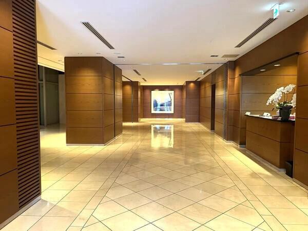 【ルクセンブルグハウス】エントランス1