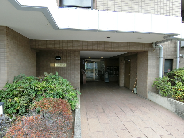 【グランイーグル横浜鶴見】エントランス